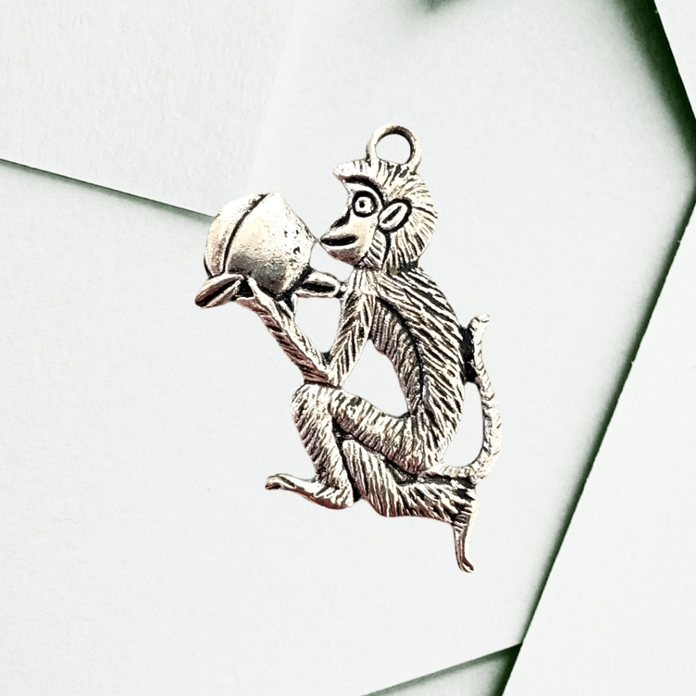 VTG Silvertone Monkey Pendant - Picture 3 of 4